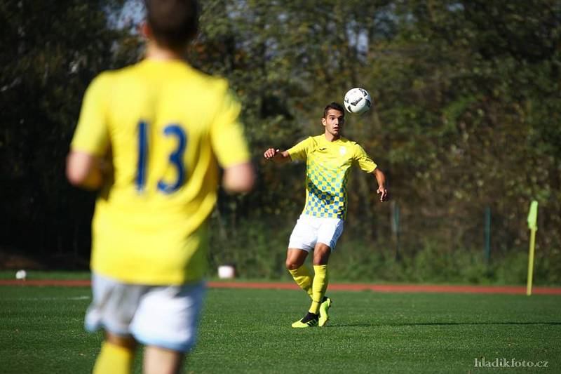 Jindřichohradeckým fotbalistům se v divizi momentálně velice daří. Nováček soutěže zvítězil počtvrté za sebou, když si poradil s Dobříší 3:1.