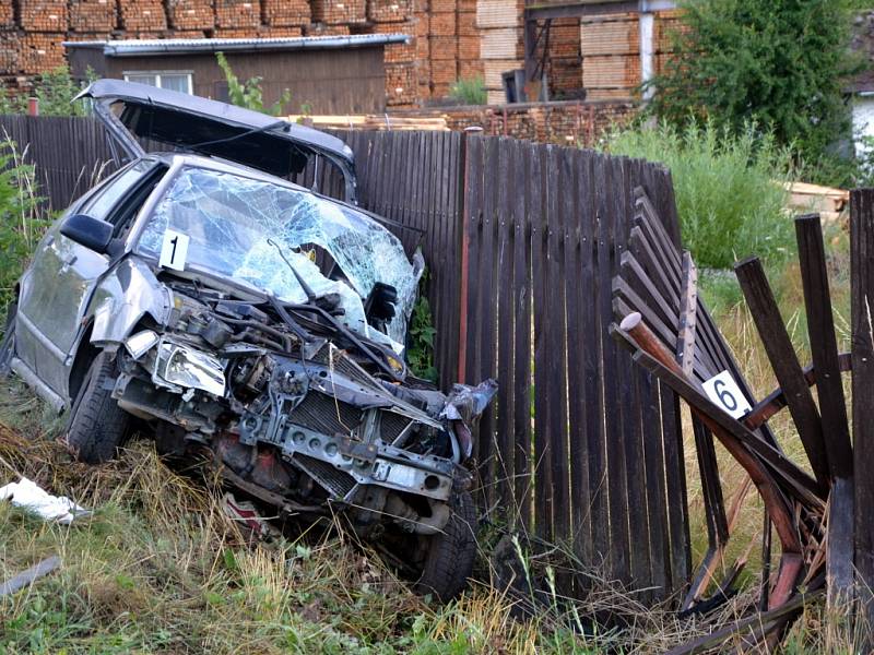 Na železničním přejezdu v Kardašově Řečici se střetlo osobní auto s osobním vlakem. Zraněného řidiče odvezla záchranka. 