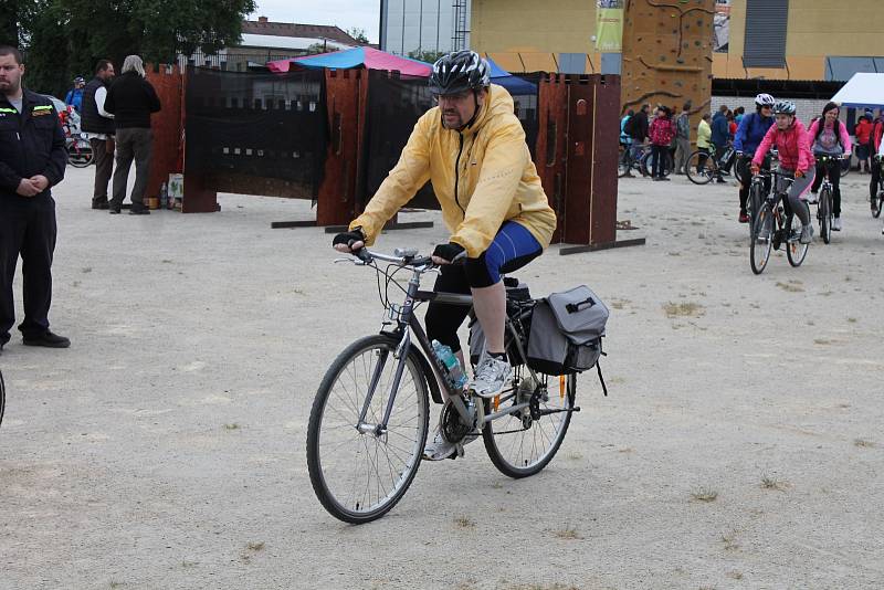 Letošního jarního Pedálu se zúčastnilo na 450 cyklistů a pěších.