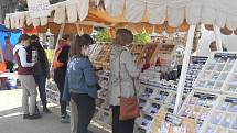 V Dačicích se v sobotu konal farmářský trh v rouškách.