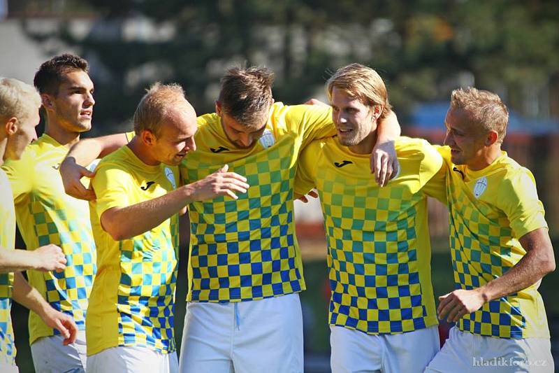 Jindřichohradeckým fotbalistům se v divizi momentálně velice daří. Nováček soutěže zvítězil počtvrté za sebou, když si poradil s Dobříší 3:1.