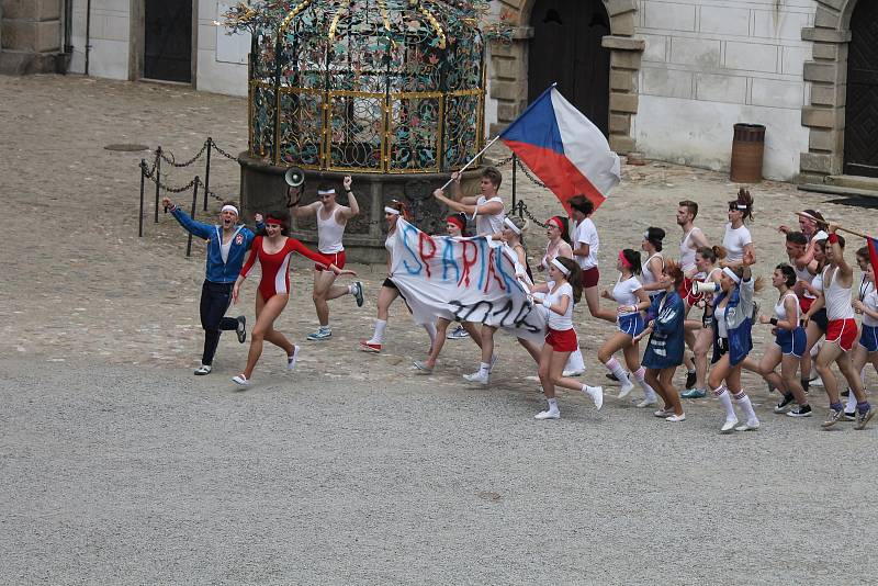 Svátek studentů - Majáles - v pátek 11. května na třetím nádvoří Státního hradu a zámku v Hradci.