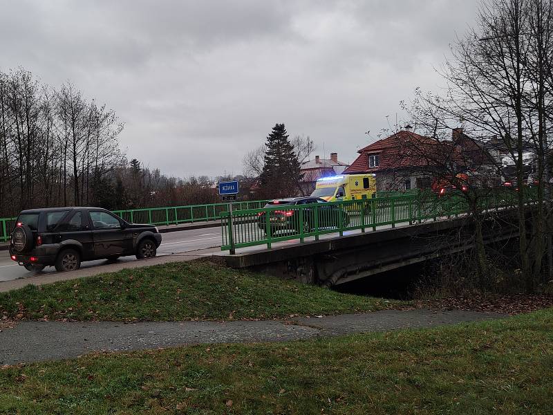 V pondělí začala v Jindřichově Hradci - ve Zbuzanech rekonstrukce dopravně zatížené výpadovky na Prahu. Jedná se o úsek od mostu přes Nežárku k nadjezdu ke školnímu statku.