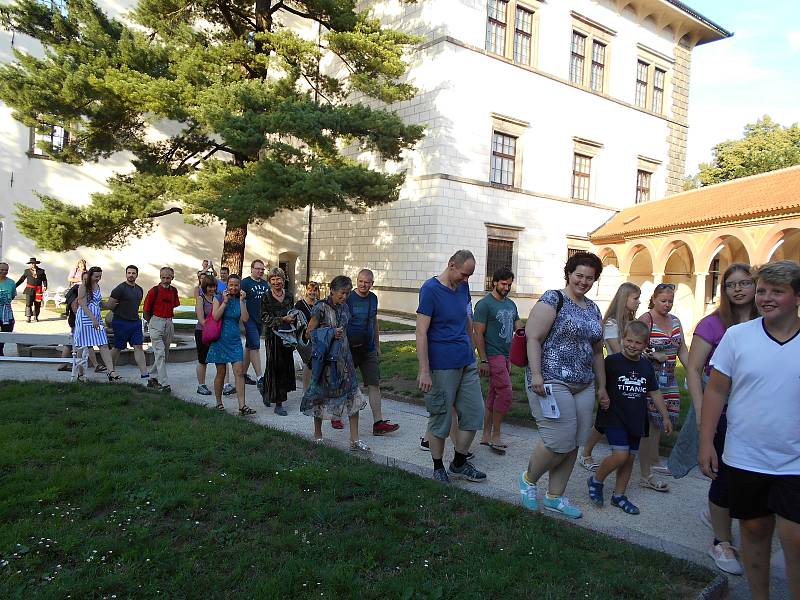 Zámek v Jindřichově Hradci návštěvníkům během nočních prohlídek přiblížil život Viléma Slavaty.