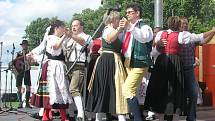 Mezinárodní folklorní festival U Zlaté Stoky v Lomnici nad Lužnicí.