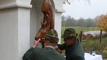 Nová kaplička a socha patrona myslivců svatého Huberta.