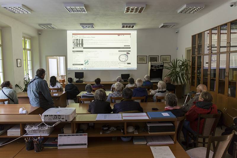 Učená společnost České republiky navštívila oblastní archiv v Třeboni.