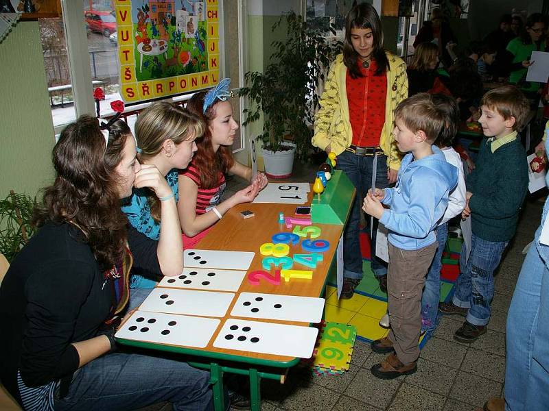 Zápis dětí do 3. základní školy v Jindřichově Hradci. 