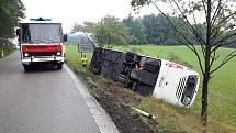 U Horního Bolíkova na Jindřichohradecku boural zájezdový autobus.