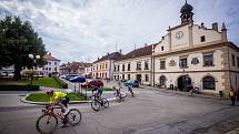 Závod Okolo jižních Čech zavedl cyklisty do řady míst regionu.