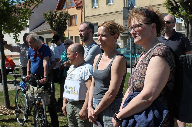 V Deštné se lidé sešli při protestu proti vybudování úložiště jaderného odpadu.