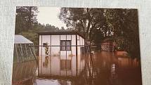 Povodně 2002: Zatopení zahrádky pod Světskou hrází.