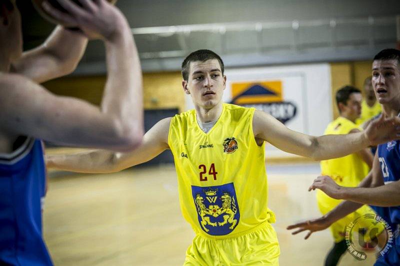 Jindřichohradečtí basketbalisté si v dohrávce 2. kola bez potíží poradili s béčkem USK Praha.