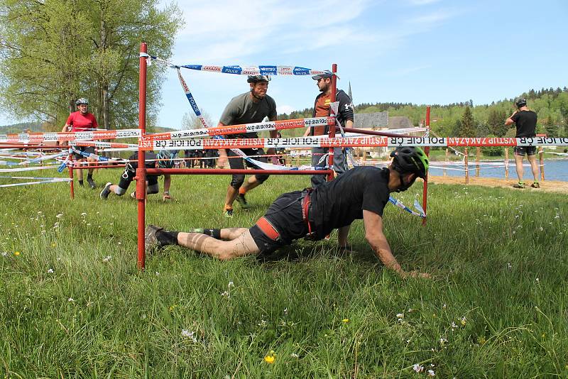 Závodníci museli zdolat náročnou trať s devíti stanovišti o délce 50 kilometrů.