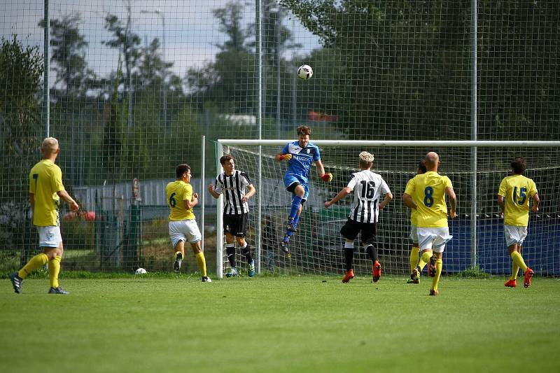 Jindřichohradečtí fotbalisté v divizi podlehli favorizované pražské Admiře 2:3.