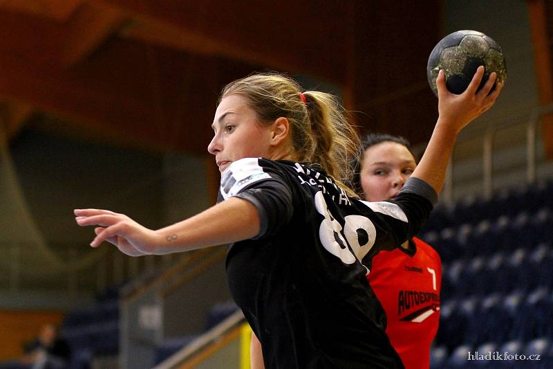 Hradecké házenkářky na domácím turnaji podlehly v souboji o třetí místo Ivančicím 20:25.