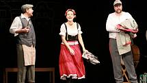 K 50. výročí první hry v kulturním domě nastudovali herci z Divadelního spolku J. K. Tyl veselohru Naši furianti.