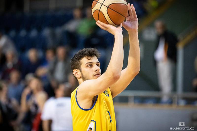 Hráči Fio Basketu sice ve druhém finálovém souboji play off I. ligy doma porazili GBA EU Praha 80:76, ale z titulu se radoval hostující tým.