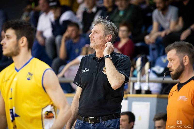 Hráči Fio Basketu sice ve druhém finálovém souboji play off I. ligy doma porazili GBA EU Praha 80:76, ale z titulu se radoval hostující tým.