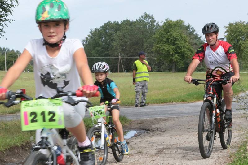 V Malíkově nad Nežárkou závodili cyklisté.