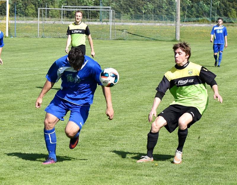 Fotbalisté Třeboně zvítězili v 23. kole krajského přeboru v Oseku 5:1.