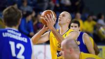 Jindřichohradečtí basketbalisté porazili v 12. kole I. ligy na domácí palubovce Litoměřice 98:65.