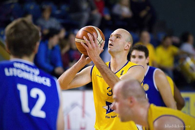 Jindřichohradečtí basketbalisté porazili v 12. kole I. ligy na domácí palubovce Litoměřice 98:65.