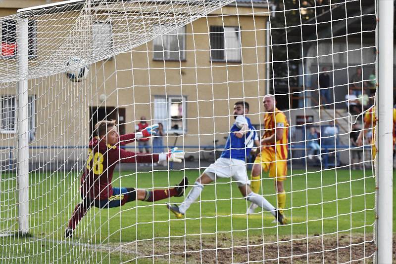 Třeboňští fotbalisté prohráli v 6. kole krajského přeboru ve Strakonicích 1:2.