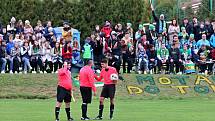 Fotbalisté Třebětic doma v místním derby remizovali s Dačicemi 2:2. Báječnou atmosféru vytvořilo 650 příznivců obou klubů.