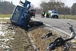 V pondělí se na hlavním tahu z Lomnice nad Lužnicí na Veselí nad Lužnicí, a to u Frahelže střelo osobní auto s nákladní tatrou. Řidič (44 let) v osobní autě zraněním podlehl.