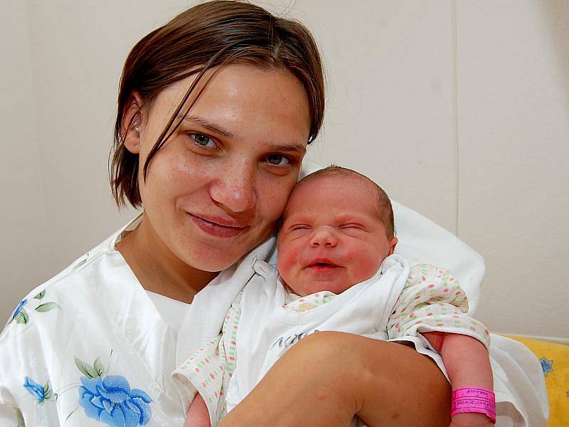 Lucie Braunsteinová z Palupína se narodila 18. srpna 2010 Lence Rožkové a Lukášovi Braunsteinovi. Měřila 50 centimetrů a vážila 3 640 gramů. Doma na miminko čekala tříletá sestra Denisa.