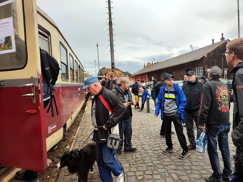 V neděli 2. října 2022 odjel z jindřichohradeckého nádraží úzkokolejky poslední vlak