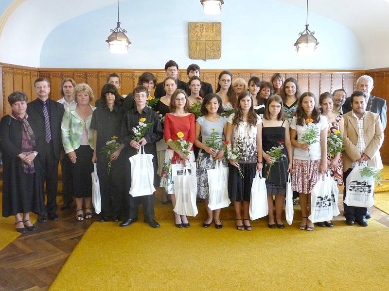 Přijetí účastníků Jihočeského festivalu Concertino Praga na radnici v Jindřichově Hradci. 