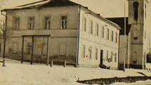 Budova bývalé školy v Dolní Radouni - za okupace.