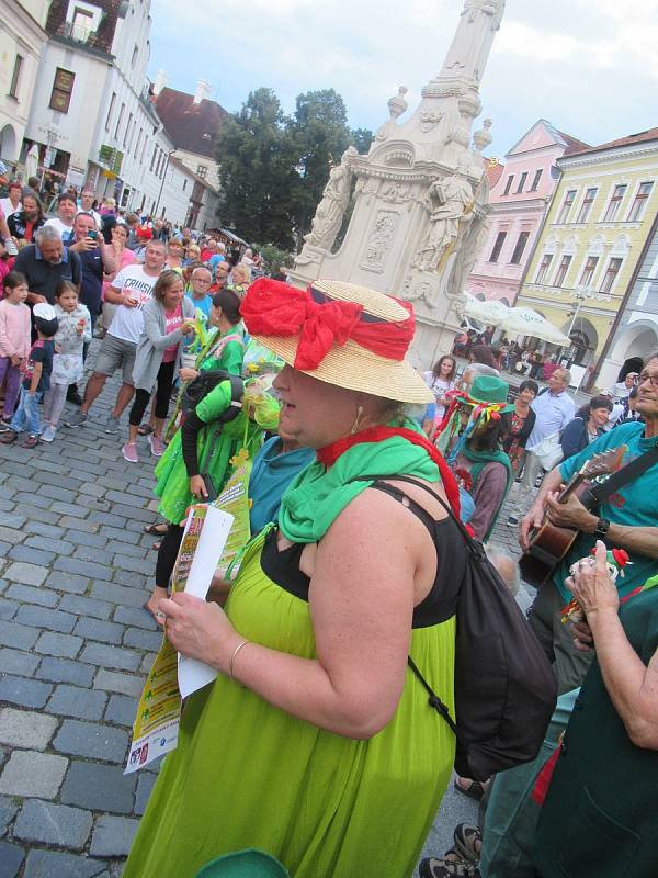 Letošní tradiční setkání vodníků, rusalek a dalších vodních bytostí bylo zahájeno v pátek 14. srpna na Masarykově náměstí v Třeboni.