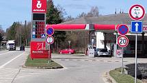 Aktuální ceny pohonných hmot 11. dubna 2022 v Jindřichově Hradci na Řečičce.