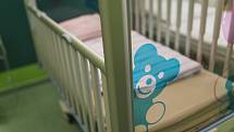 Práva rodičů v Nemocnici Jindřichův Hradec neomezují ani během covidu, rodič může ležet s dítětem v nemocnici, otcové mohou být přítomní u porodu nebo posléze navštívit svého potomka.