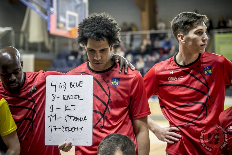 Jindřichohradečtí basketbalisté porazili v atraktivním prvoligovém derby Písek 95:86.