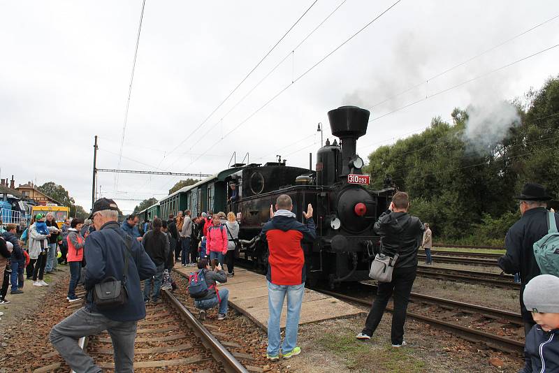 Akci na jindřichohradeckém nádraží si užily stovky lidí.