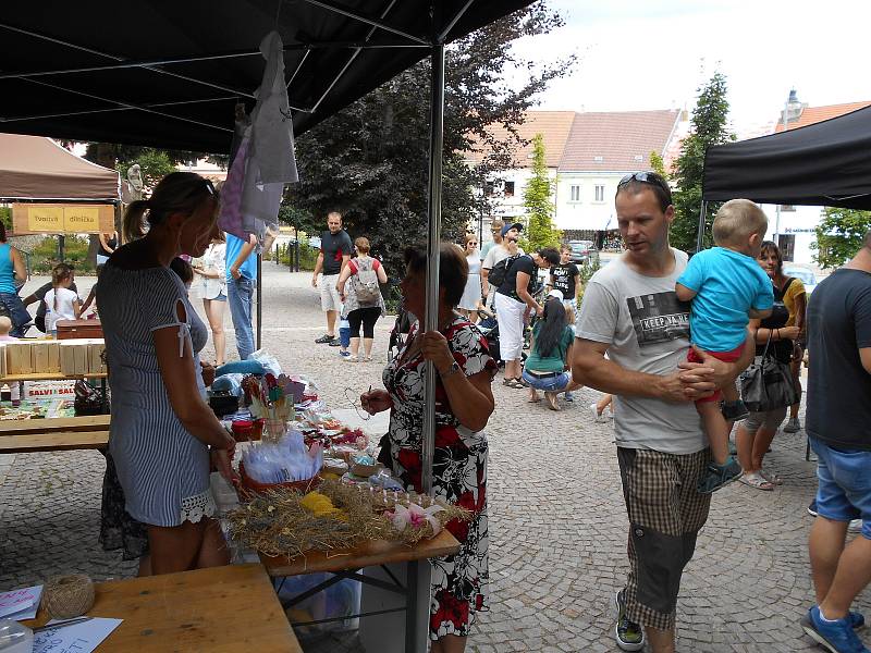 V sobotu se děti bavily na dačickém náměstí.