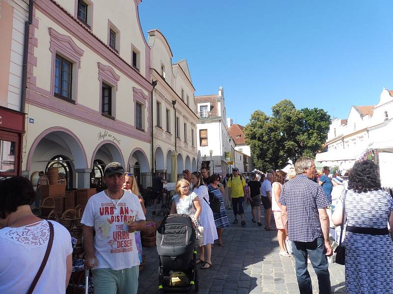 Prezentace třeboňských lázní, Lázeňská Třeboň, nalákala  na náměstí místní, rekreanty i lázeňské hosty.