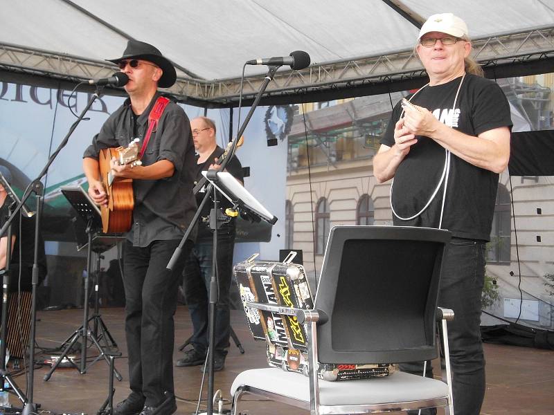 Na Třeboňském rynku zní rock, folk i pop.