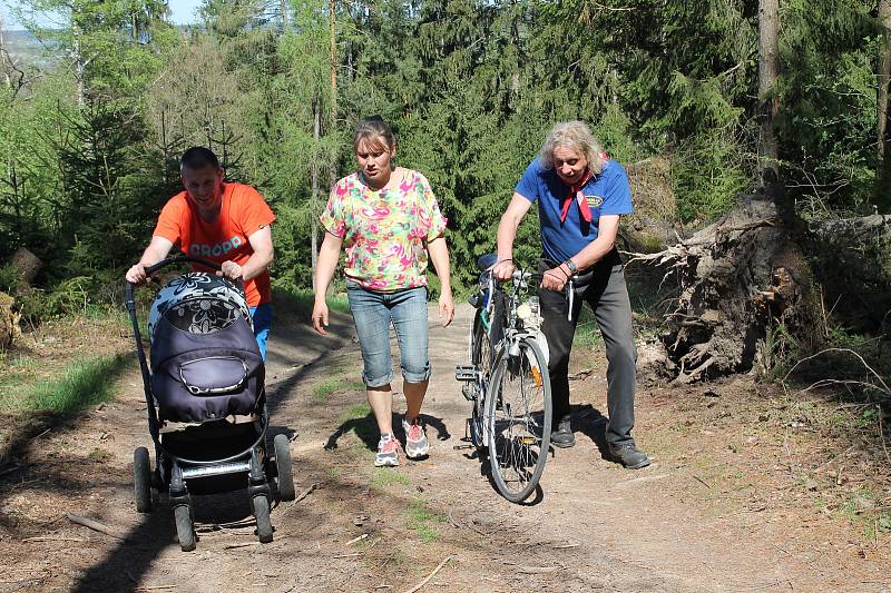 V Deštné se lidé sešli při protestu proti vybudování úložiště jaderného odpadu.