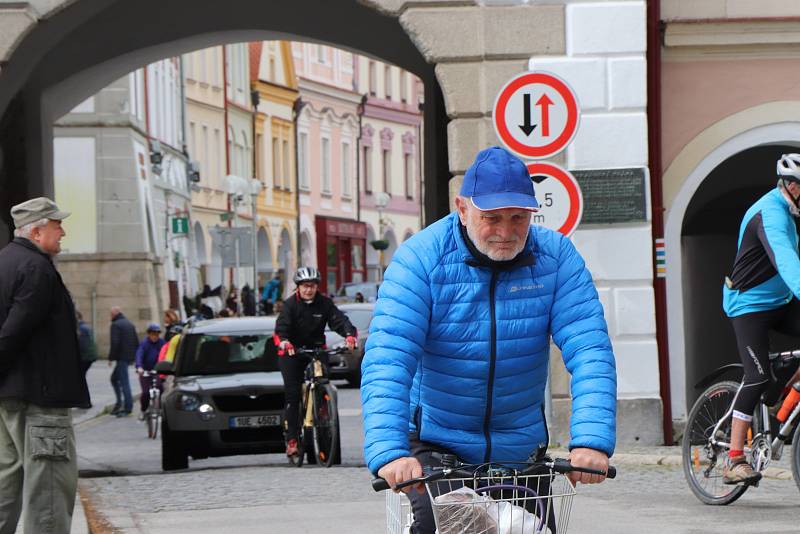 Desítky cyklistů vyrazily na populární Třeboňskou šlapku, k dispozici měli několik tras.