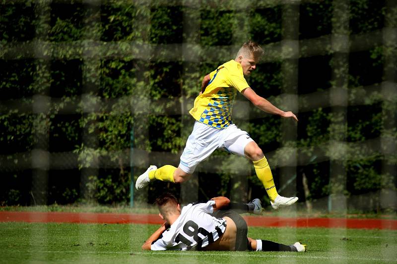 Jindřichohradečtí fotbalisté v divizi podlehli favorizované pražské Admiře 2:3.