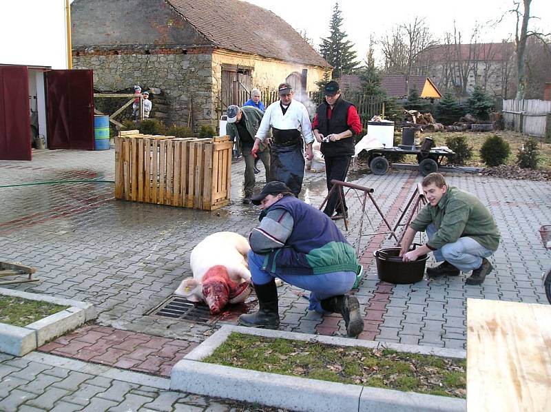 Ze života hasičů z Českého Rudolce. 