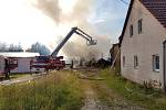 U požáru skladu v Kardašově Řečici ve středu 4. července hasiči vyhlásili druhý stupeň požárního poplachu.