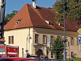 Uzavřené okolí Okresního soudu v Jindřichově Hradci kvůli ohlášení bomby.