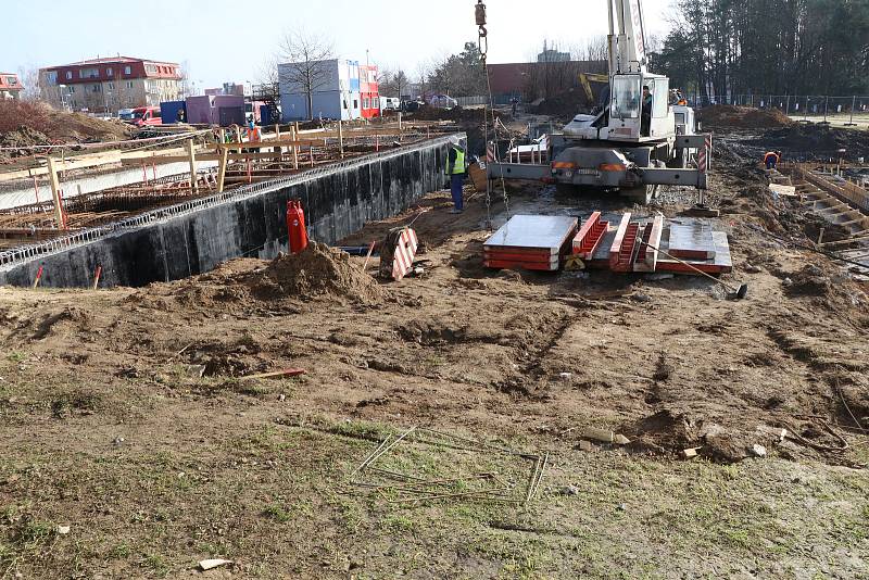 Výstavba venkovního wellnesscentra třeboňských Lázní Aurora.