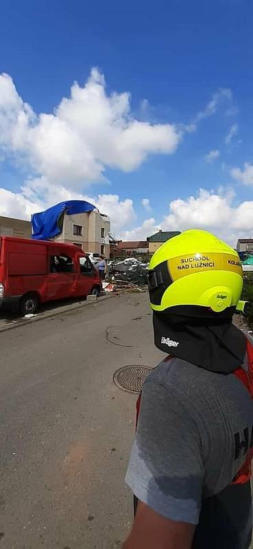 Suchdolští dobrovolní hasiči vypomáhali v Lužicích na Moravě.